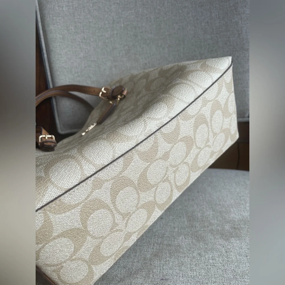 Coach mollie tote